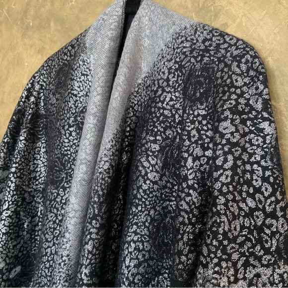 Metallic Leopard Fringe Draped Wrap Poncho - Picture 2 of 7